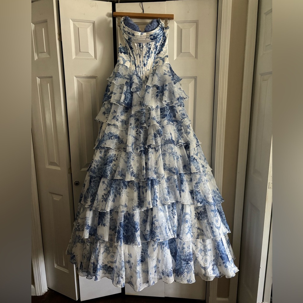 The “it” prom dress by Sherri Hill.